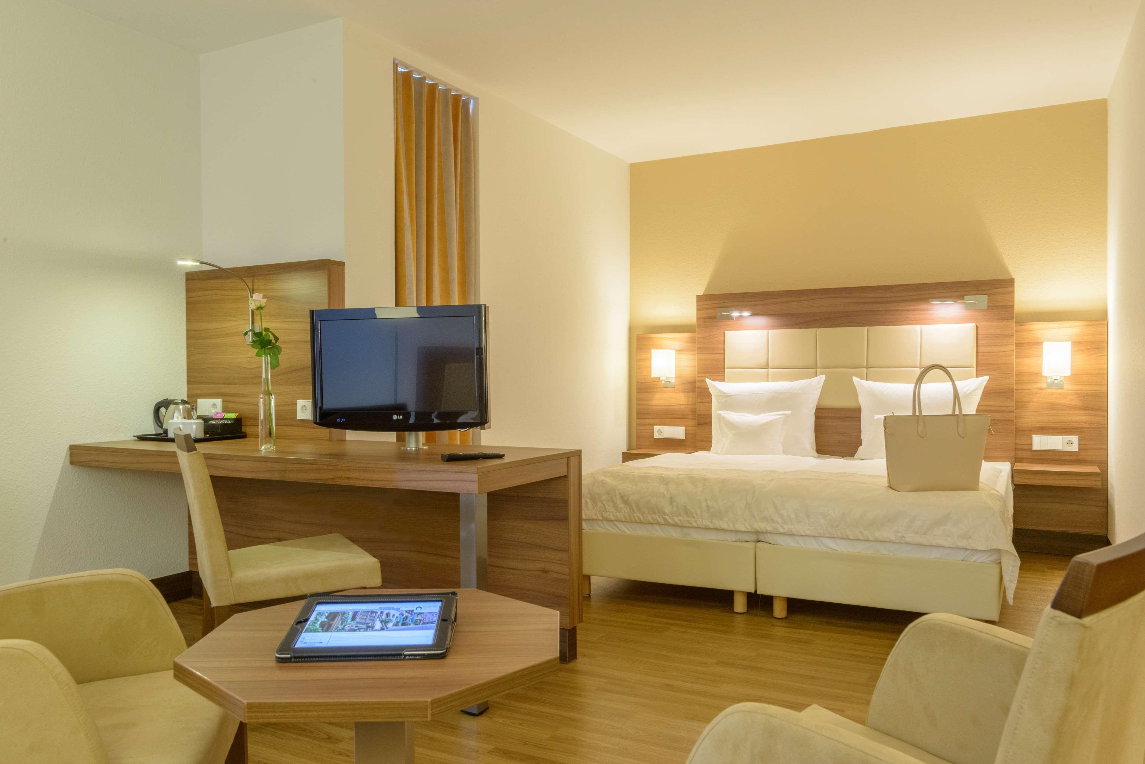 Best Western Plus Hotel Am Schlossberg 뉘르팅엔 외부 사진