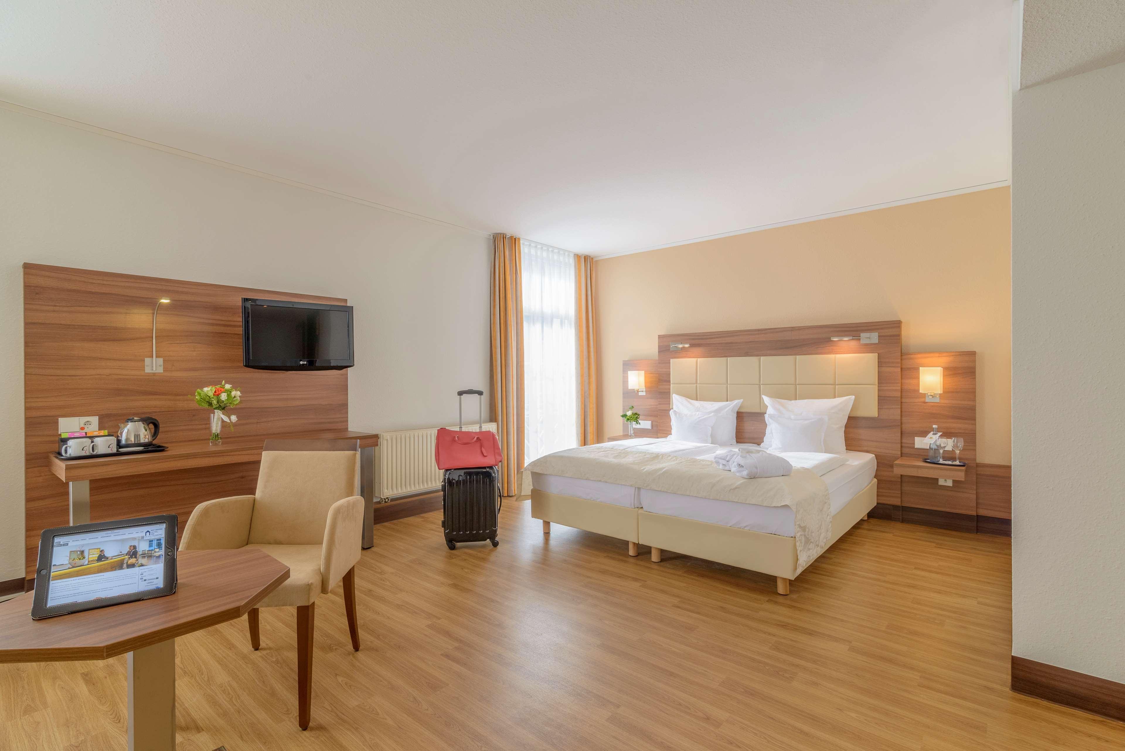 Best Western Plus Hotel Am Schlossberg 뉘르팅엔 외부 사진