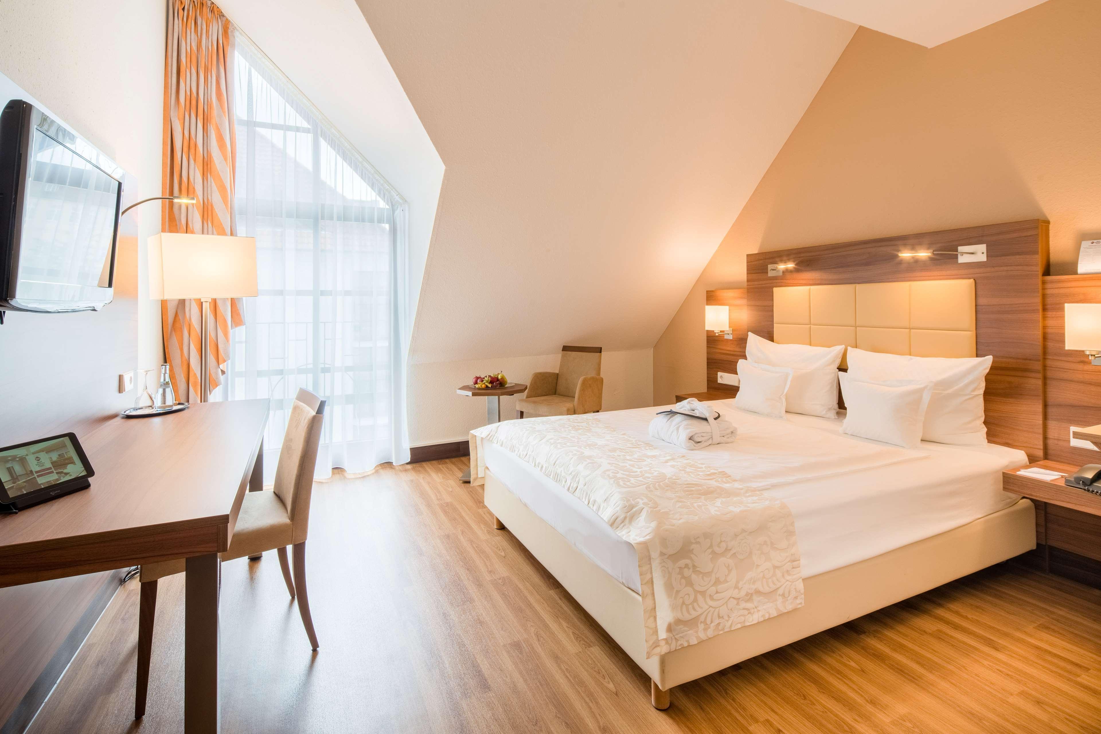 Best Western Plus Hotel Am Schlossberg 뉘르팅엔 외부 사진