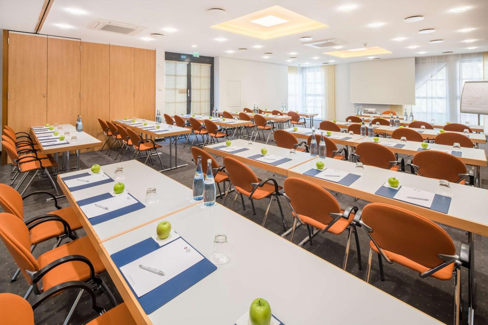 Best Western Plus Hotel Am Schlossberg 뉘르팅엔 외부 사진