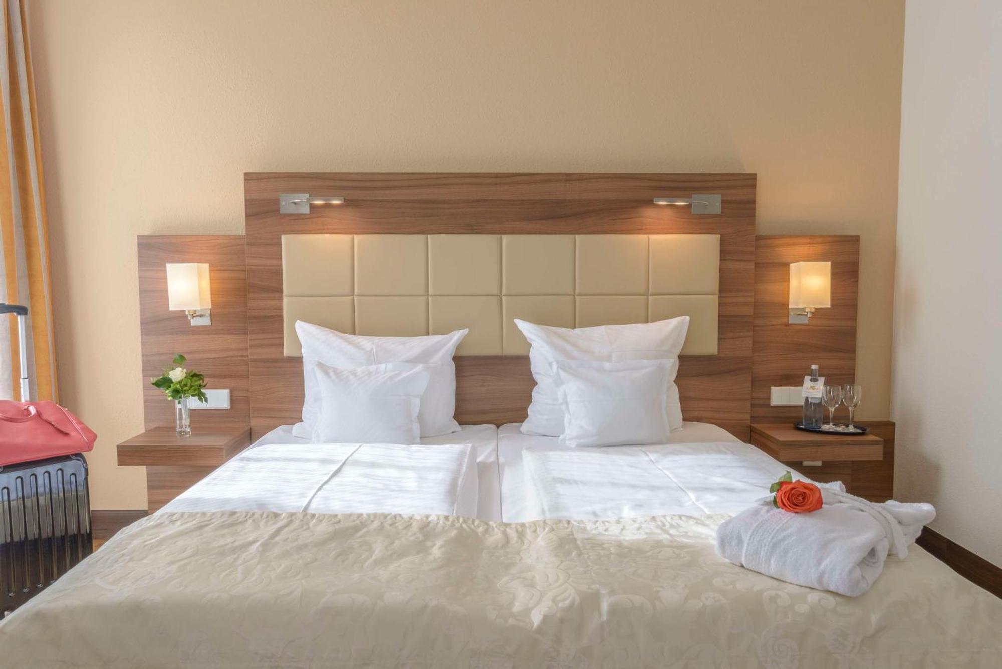 Best Western Plus Hotel Am Schlossberg 뉘르팅엔 외부 사진