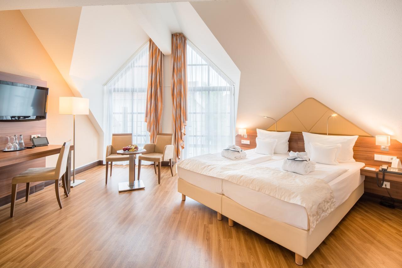 Best Western Plus Hotel Am Schlossberg 뉘르팅엔 외부 사진